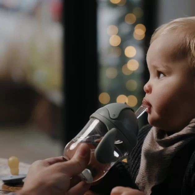 Mininor szívószálas itatópohár 220 ml - zöld