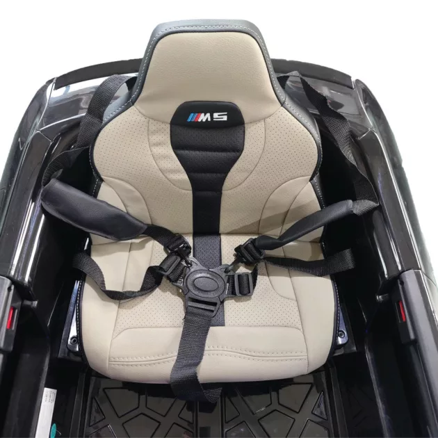 Chipolino BMW M5 elektromos autó - black leather