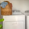 INGENUITY Átalakítható utazó hinta dallamokkal Bella Teddy™ 0m+ 9kg-ig