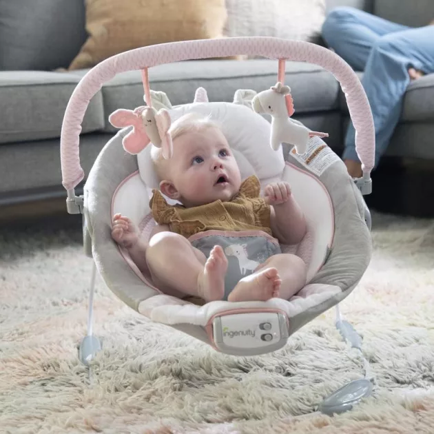 INGENUITY Rezgő pihenőszék dallamokkal, Flora the Unicorn™, 0 hó+, 9 kg-ig