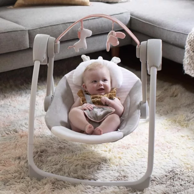 INGENUITY Hinta dallomokkal, Flora the Unicorn™, 0 hó+, 9 kg-ig