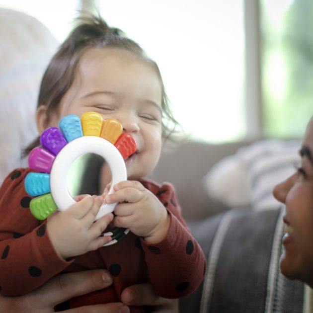 Baby Einsein Érzékszervi játék, csörgő és rágókaBPA mentes Outstanding Opus™ 3hó+