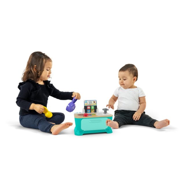 Baby Einsein Zenélő játék konyha Magic Touch Kitchen™ Pretend to Cook HAPE 9hó+