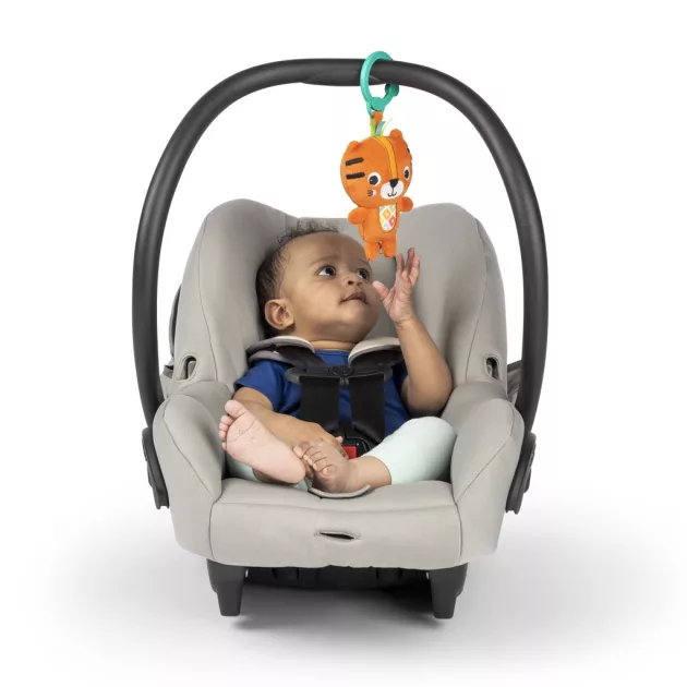 Bright Starts Plüss csörgő tigris C-karikán, Jingle Joy™, 0 hó+