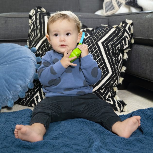 Baby Einsein Zenélő játék telefon Shell Phone™ 6hó+