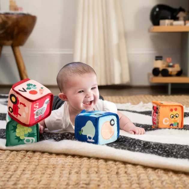 Baby Einstein Textil játék kockák ábécé Alpha Stacks™ 4db, 3hó+