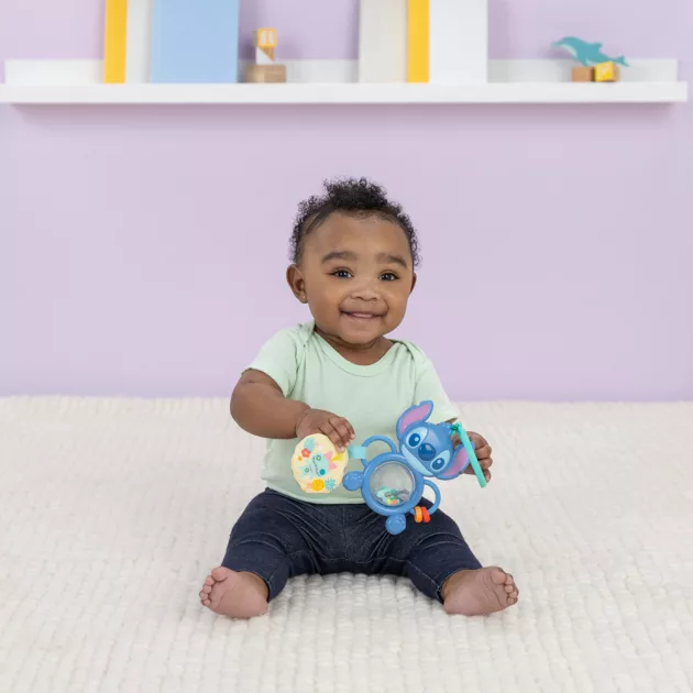 Bright Starts Játék C gyűrűn szenzoros Stitch Tummy Tumble™ 0m+