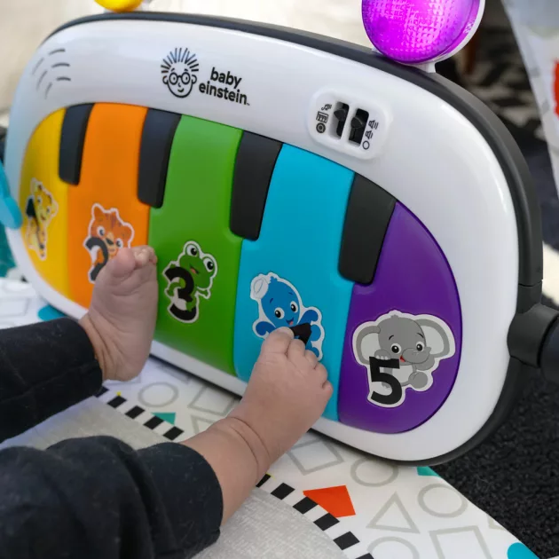 Baby Einstein Kiságy járókával és zongorával 3in1 Kick & Snooze - 0hó+