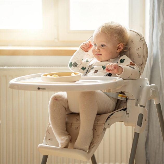 Petite & Mars Etetőszék huzat és tálca Gusto Beige Dandelions