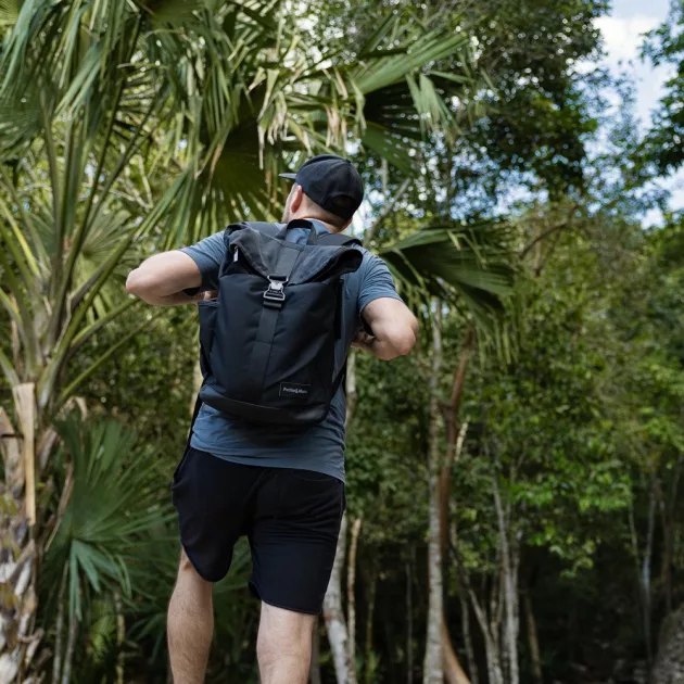 Petite&Mars Pelenkázó hátizsák babakocsira Jackob - Ultimate Grey