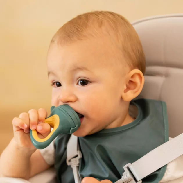 Petite&Mars Szilikon gyümölcs etető cumi Fruzi Rose&Sand 6hó+