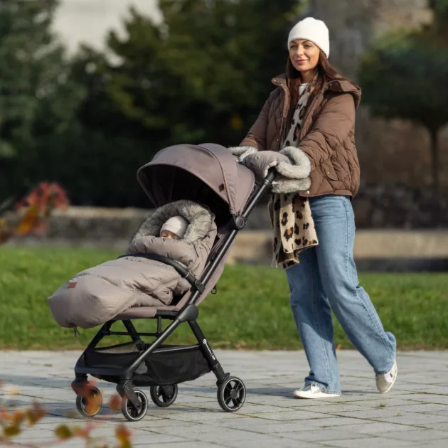 Petite&Mars Sport babakocsi Zip Smoky Anthracite