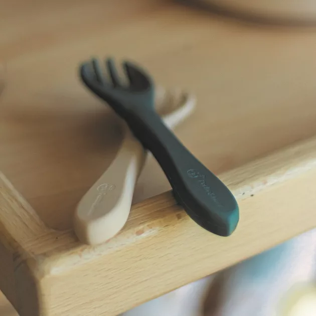 Petite&Mars Szilikon evőeszközök Take&Match Velvet Latte 6m+