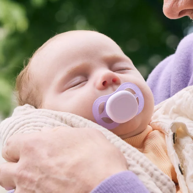 Philips AVENT SCF075/01 Játszócumi ultra start neutral 0-2hó 2 db - lányos
