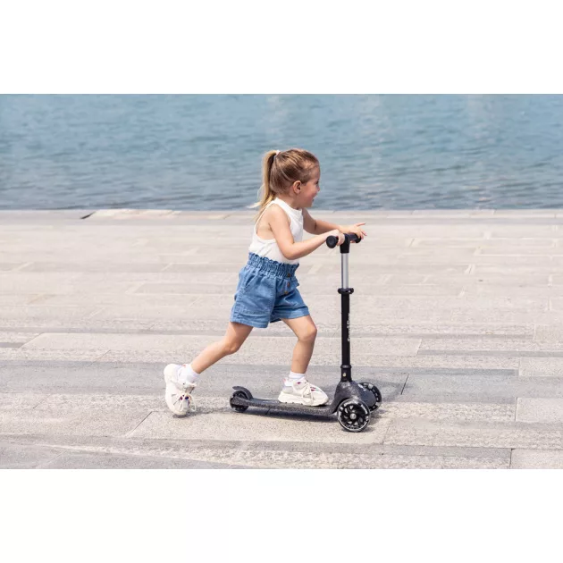 QPlay Sparkling gyerek roller LED világító kerekekkel - Black