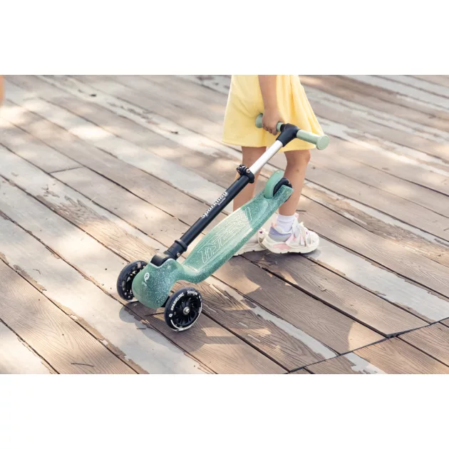 QPlay Sparkling gyerek roller LED világító kerekekkel - Black