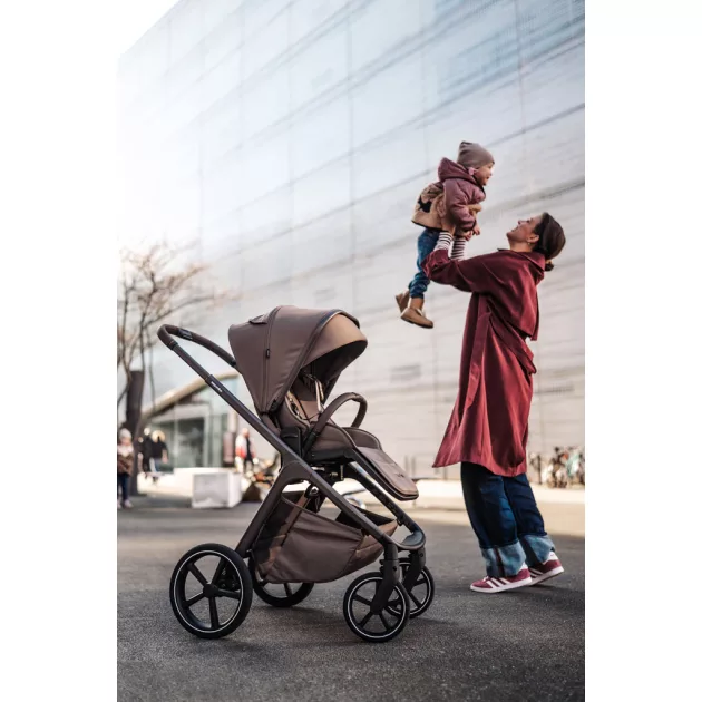 EASYWALKER Kombinált babakocsi Zoey Chestnut Brown + CYBEX Aton B2 i-Size + bázis