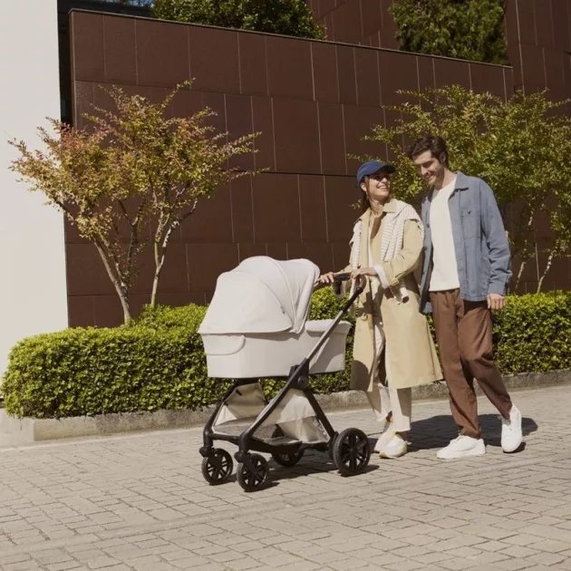 Chicco Flexi mózeskosár csak szettben kapható a Bellagio babakocsihoz Kory Plus hordozóval