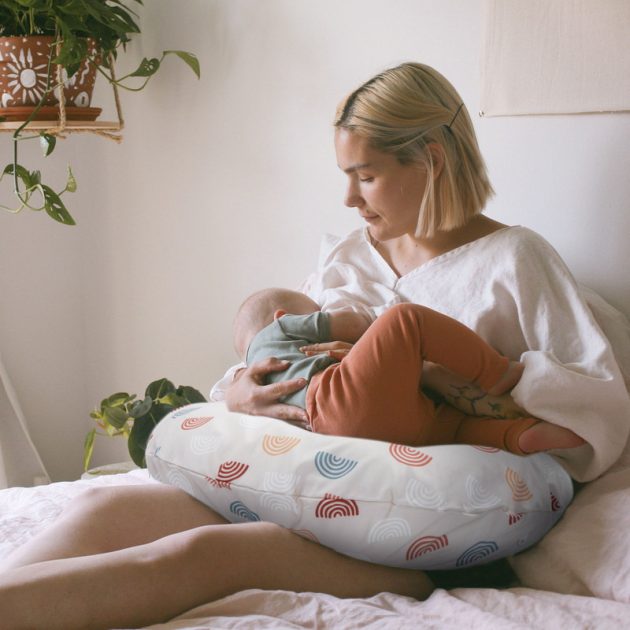 Chicco Boppy® Anywhere szoptatós párna formatartó töltet - Rainbow