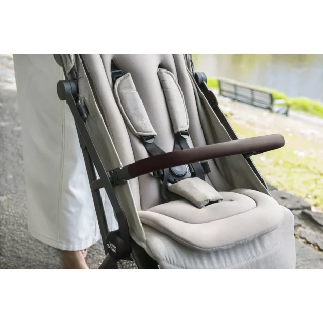 Britax Römer FLYLITE babakocsi - Carbon Black