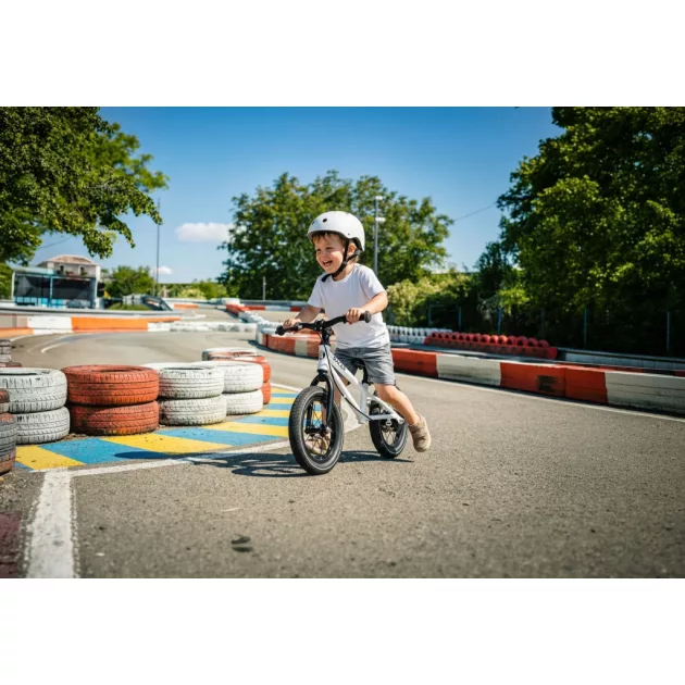 Zopa Racer futóbicikli fékkel Coconut White