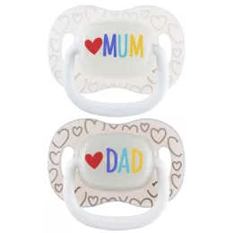   Canpol babies Világító Szilikon szimmetrikus cumi LOVE MUM&DAD 6-18hó 2db