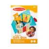 Melissa & Doug bébijáték, Fadoboz meglepetés játékokkal