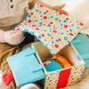Melissa & Doug bébijáték, Fadoboz meglepetés játékokkal