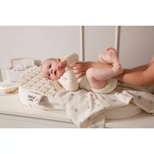 Bébé-Jou Fűtött steppelt pelenkázólap Quilted Waves hullámok - Chalk Brown