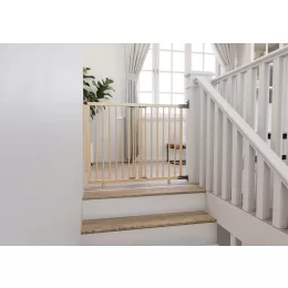   BabyDan Magas biztonsági kapu lépcsőhöz Adjust Pro Stair Gate Wood 65-110cm m.81cm