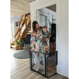 BabyDan Univerzális térkorlát Carl Wide - fekete