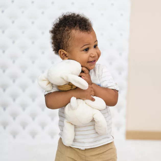 Nattou játék flanel 30cm Charlie, a kutya - vanília