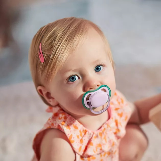Philips AVENT Játszócumi Ultra Air neutral 0-6hó lányos 2db - lila