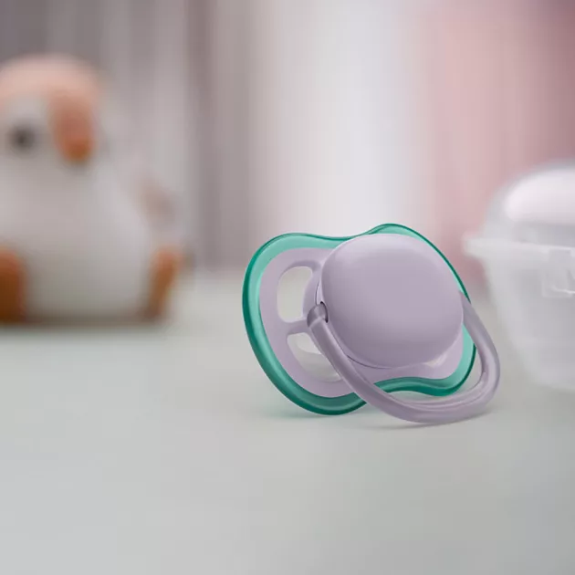 Philips AVENT Játszócumi Ultra Air neutral 0-6hó lányos 2db - lila