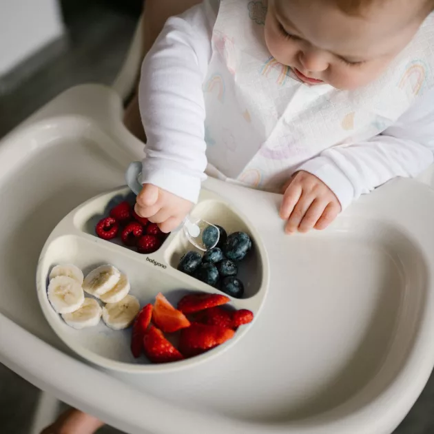 BabyOno háromrekeszes szilikon tányér tapadó aljú - bézs 1482/04