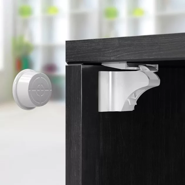 BabyOno Mágneses zár bútorhoz 4 db plusz kulcs 1577