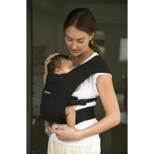 Ergobaby Embrace Hordozó: Pure Black / Fekete