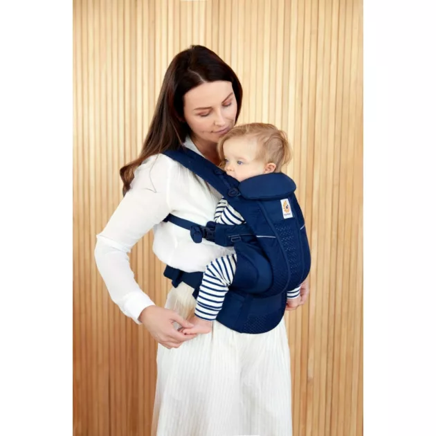 Ergobaby Omni Breeze Hordozó: Midnight Blue / Kék